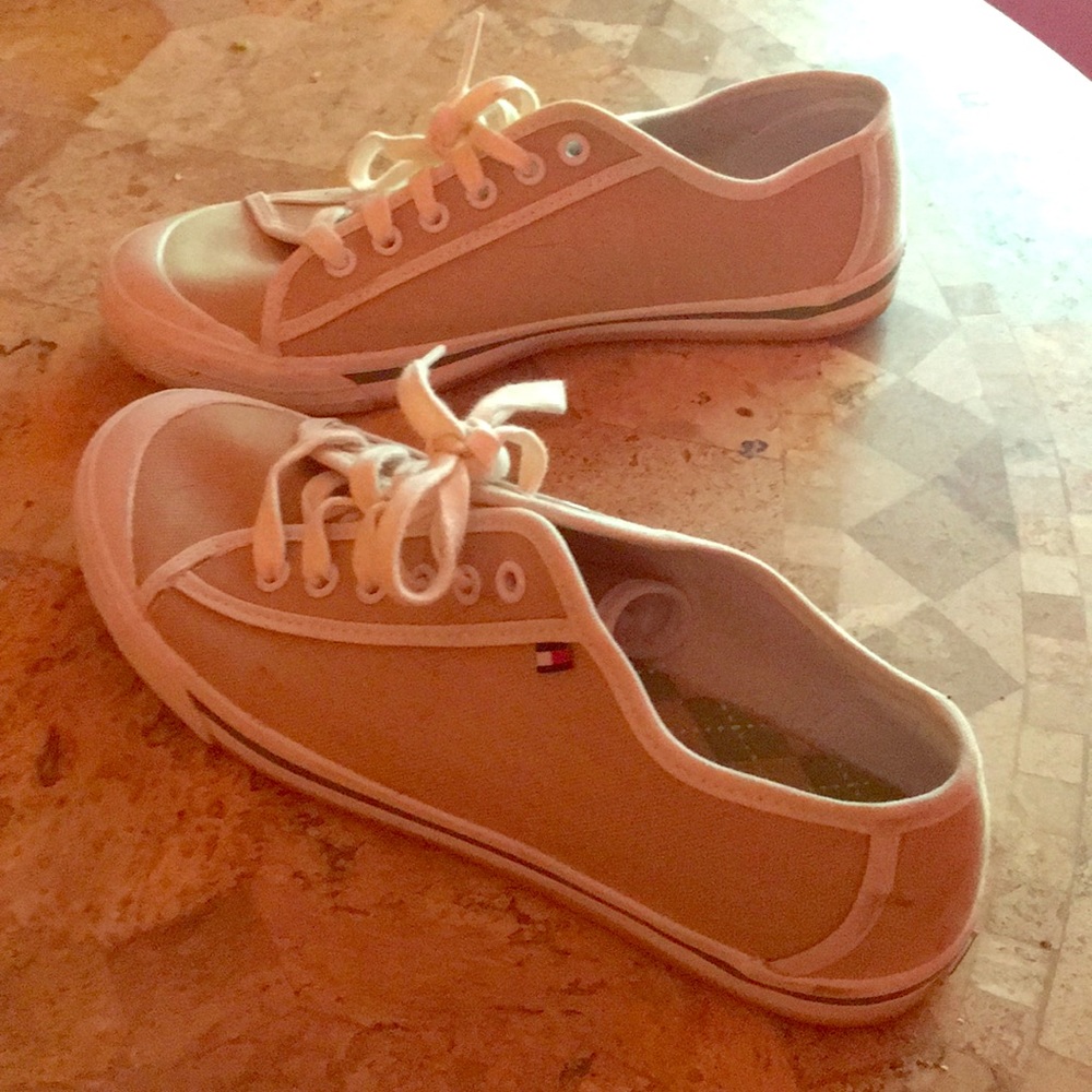 Tommy Hilfiger canvass shoes